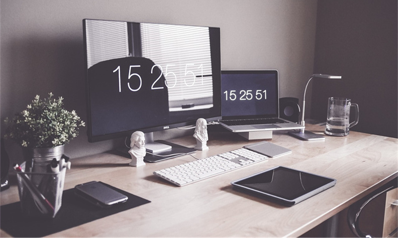 home-office-1867761_1280.jpg